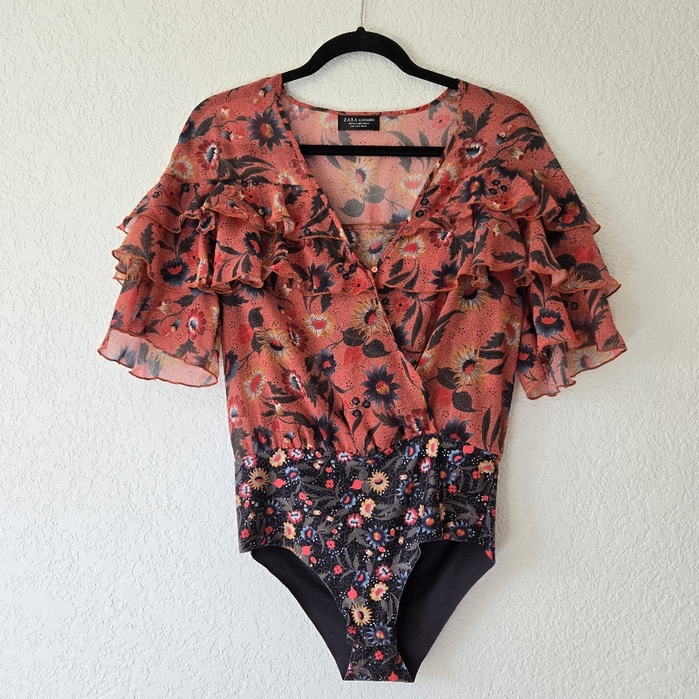 Zara‎ S Tiered Sleve Floral V Neck Bodysuit
